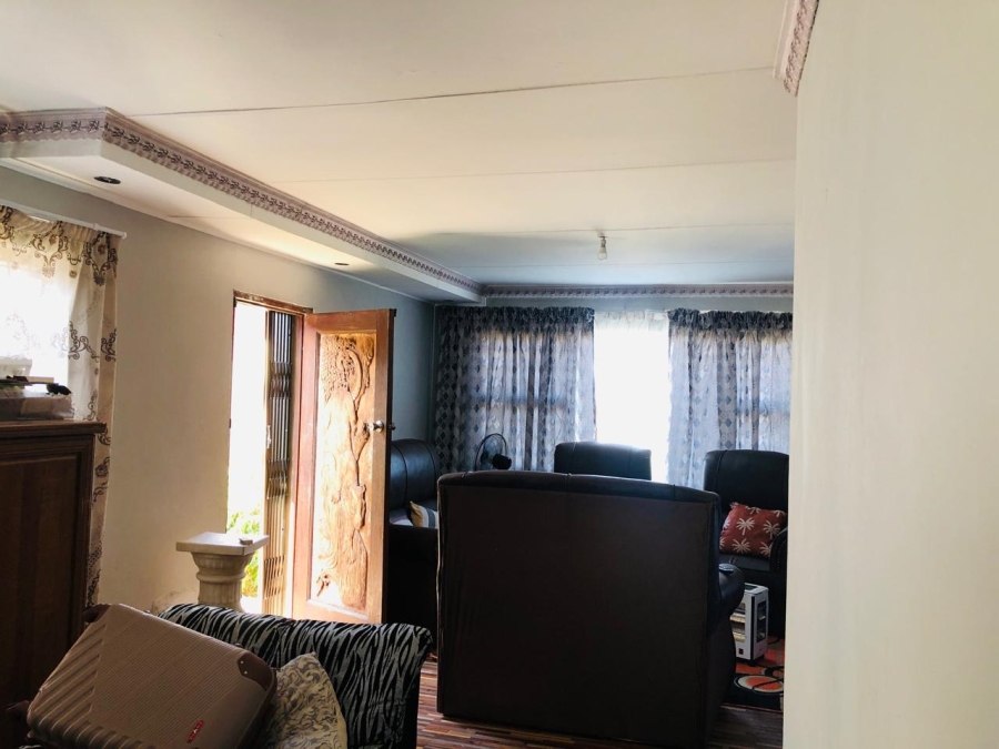 2 Bedroom Property for Sale in Kwa Nobuhle Eastern Cape